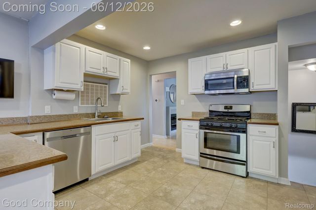 1518 Bauman Avenue, Royal Oak, MI 48073