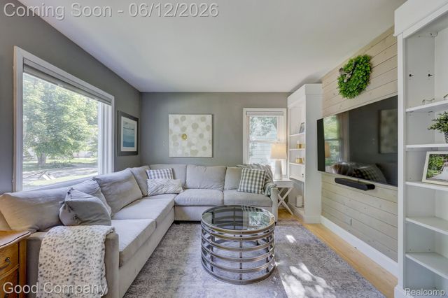 1518 Bauman Avenue, Royal Oak, MI 48073