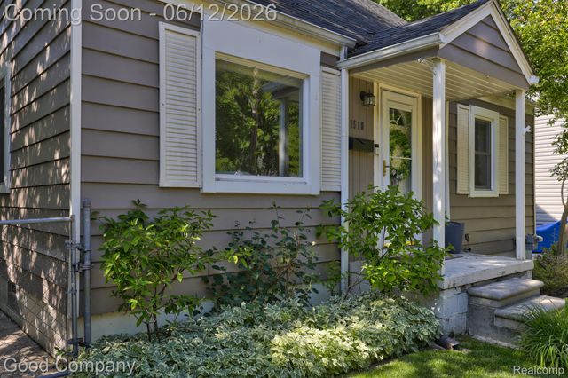1518 Bauman Avenue, Royal Oak, MI 48073