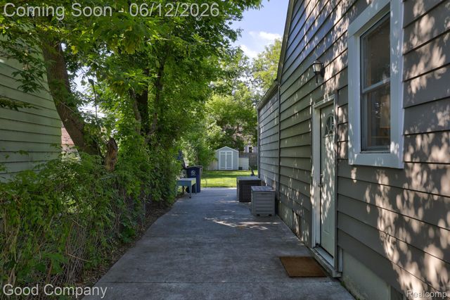 1518 Bauman Avenue, Royal Oak, MI 48073
