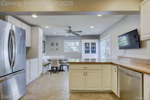 1518 Bauman Avenue, Royal Oak, MI 48073