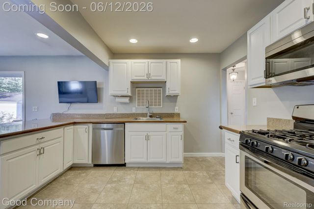 1518 Bauman Avenue, Royal Oak, MI 48073