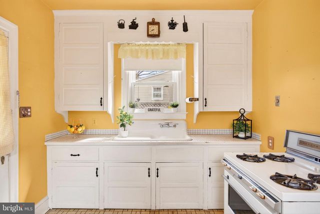 226 GLENMORE AVE, Catonsville, MD 21228