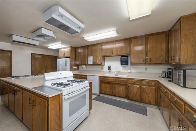 1250 N Kirby 92, Hemet, CA 92545