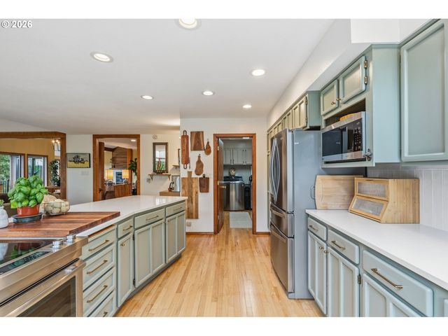 15317 Ne WINSOR Dr, Brush Prairie, WA 98606