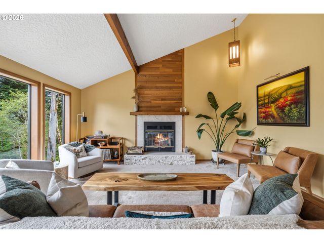 15317 Ne WINSOR Dr, Brush Prairie, WA 98606
