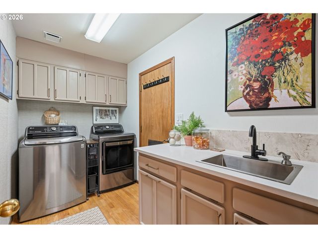 15317 Ne WINSOR Dr, Brush Prairie, WA 98606