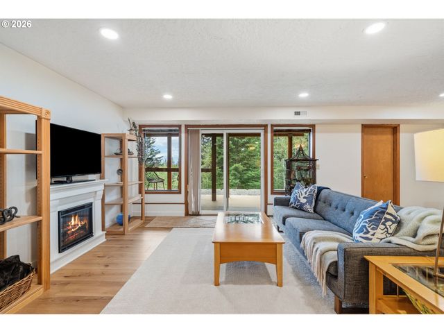 15317 Ne WINSOR Dr, Brush Prairie, WA 98606