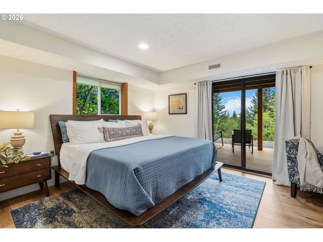 15317 Ne WINSOR Dr, Brush Prairie, WA 98606