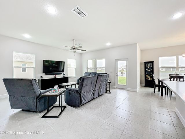 2204 Middlebury Drive SE, Palm Bay, FL 32909