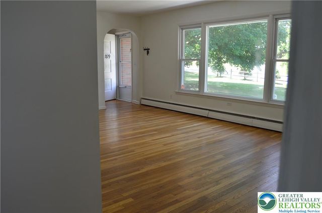 1819 Blue Barn Road, South Whitehall Twp, PA 18069