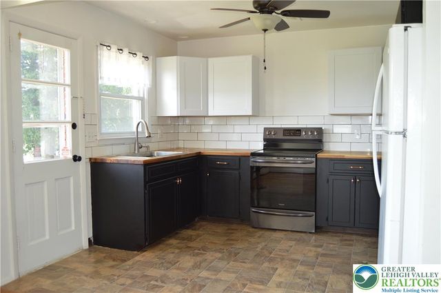 1819 Blue Barn Road, South Whitehall Twp, PA 18069