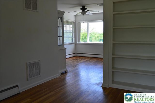 1819 Blue Barn Road, South Whitehall Twp, PA 18069