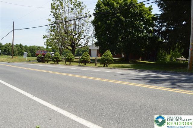 1819 Blue Barn Road, South Whitehall Twp, PA 18069