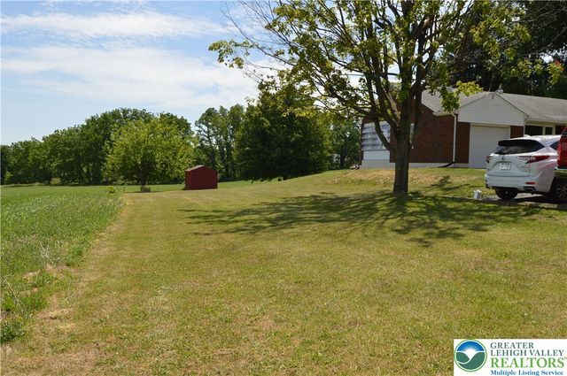 1819 Blue Barn Road, South Whitehall Twp, PA 18069