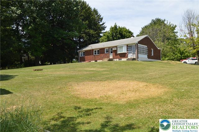 1819 Blue Barn Road, South Whitehall Twp, PA 18069