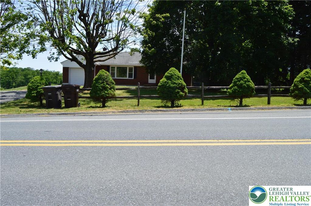 1819 Blue Barn Road, South Whitehall Twp, PA 18069