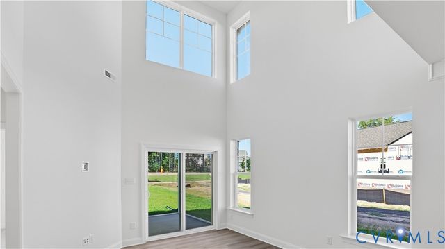 10342 Szalay Ln, Ashland, VA 23005