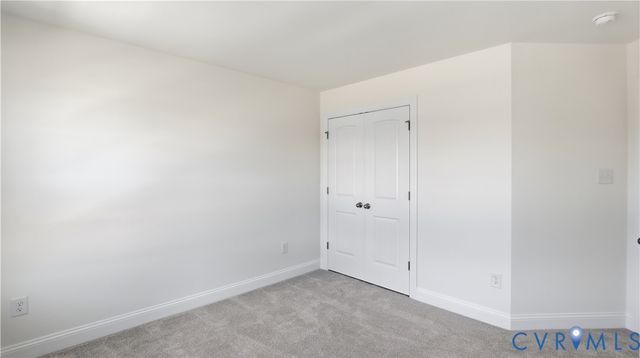 10342 Szalay Ln, Ashland, VA 23005