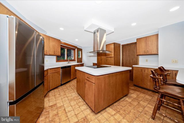 2813 FRY RD, Jefferson, MD 21755
