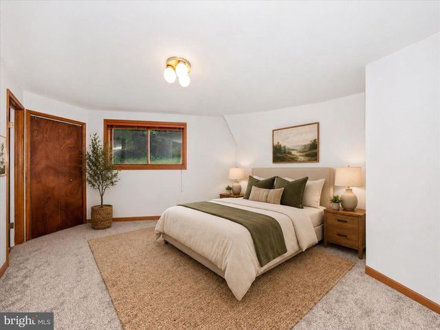 2813 FRY RD, Jefferson, MD 21755