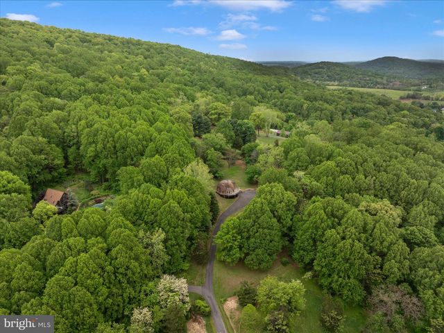 2813 FRY RD, Jefferson, MD 21755