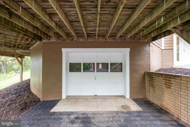 2813 FRY RD, Jefferson, MD 21755