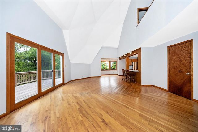 2813 FRY RD, Jefferson, MD 21755