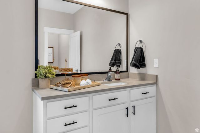 1005 E ANTELOPE DR, Eagle Mountain, UT 84005