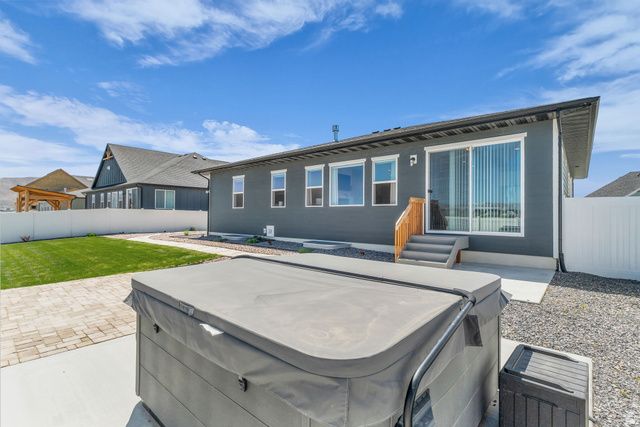 1005 E ANTELOPE DR, Eagle Mountain, UT 84005