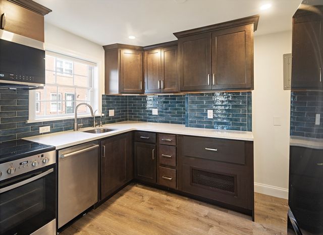 39 Charlesbank Rd 39, Newton, MA 02458