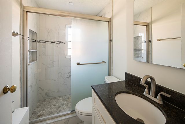 39 Charlesbank Rd 39, Newton, MA 02458