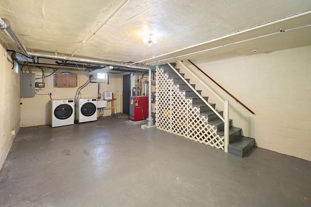 39 Charlesbank Rd 39, Newton, MA 02458