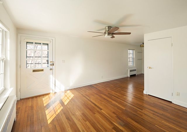 39 Charlesbank Rd 39, Newton, MA 02458