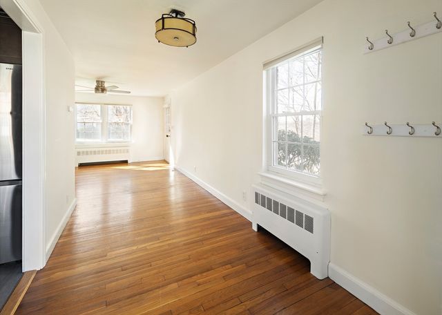 39 Charlesbank Rd 39, Newton, MA 02458