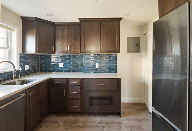 39 Charlesbank Rd 39, Newton, MA 02458