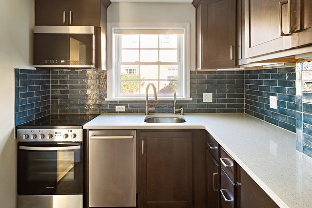 39 Charlesbank Rd 39, Newton, MA 02458