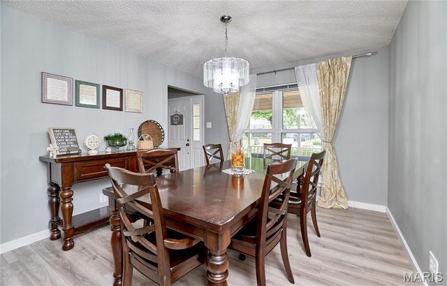 31 Great Lakes Drive, St Peters, MO 63376