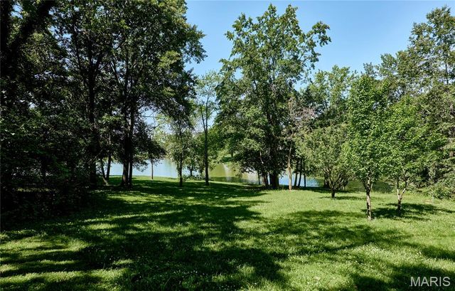 31 Great Lakes Drive, St Peters, MO 63376