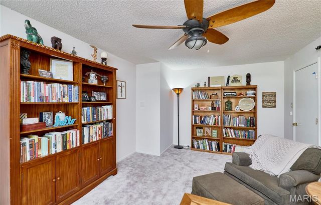 31 Great Lakes Drive, St Peters, MO 63376