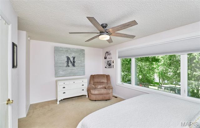 31 Great Lakes Drive, St Peters, MO 63376