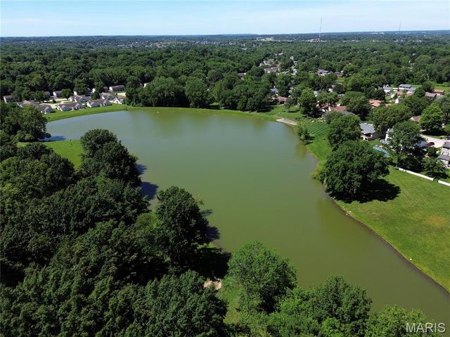 31 Great Lakes Drive, St Peters, MO 63376
