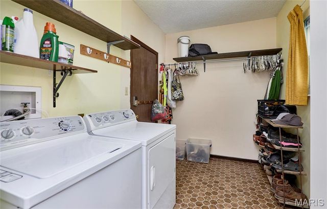31 Great Lakes Drive, St Peters, MO 63376
