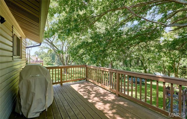 31 Great Lakes Drive, St Peters, MO 63376