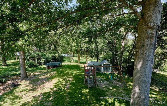 31 Great Lakes Drive, St Peters, MO 63376