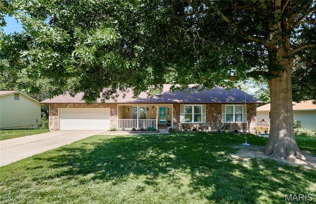 31 Great Lakes Drive, St Peters, MO 63376