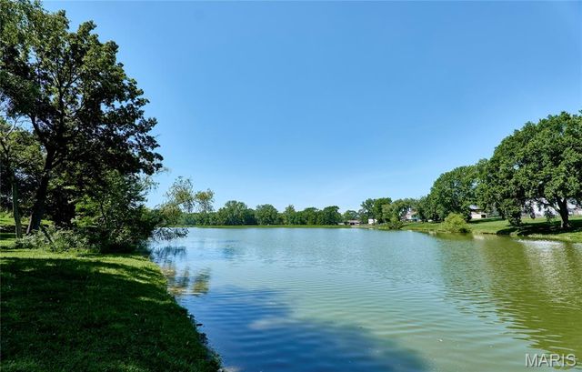 31 Great Lakes Drive, St Peters, MO 63376