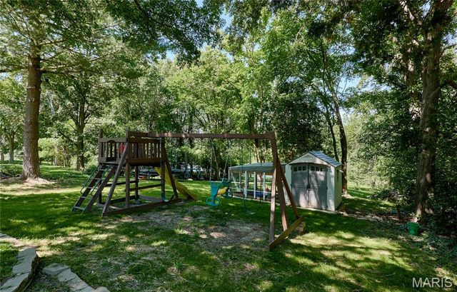 31 Great Lakes Drive, St Peters, MO 63376