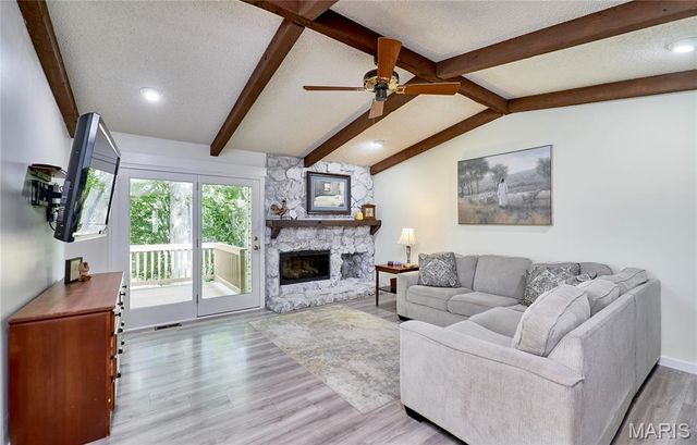 31 Great Lakes Drive, St Peters, MO 63376