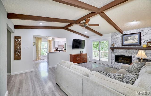 31 Great Lakes Drive, St Peters, MO 63376